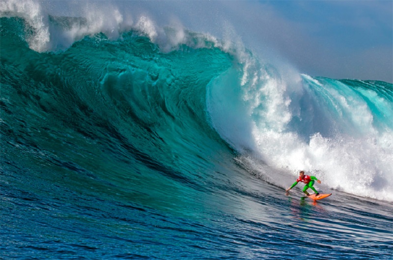 Habibi World Travel surfing 
