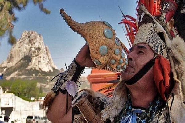 Habibi World Travel and Tour Peña de Bernal
