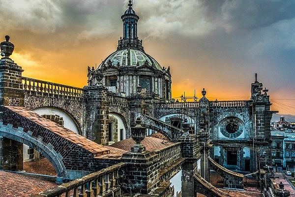 Habibi World Travel ZOCALO_METROPOLITAN-CATHEDRAL 