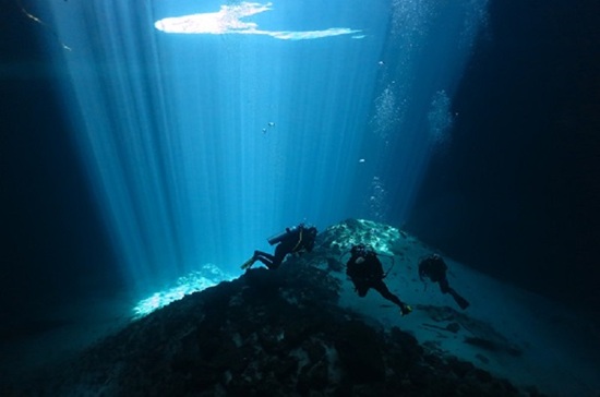 Learn to dive in Cenote-mexico -  Incredible journey - https://habibi-world-travel-agency.com/