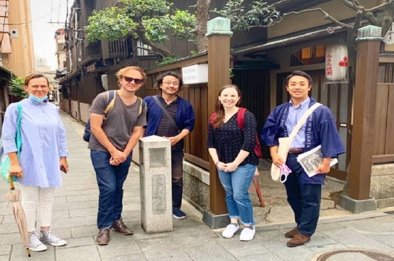Japanese Pub Hopping Tour