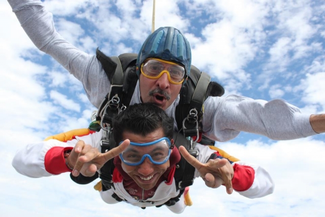Skydive Celaya jump