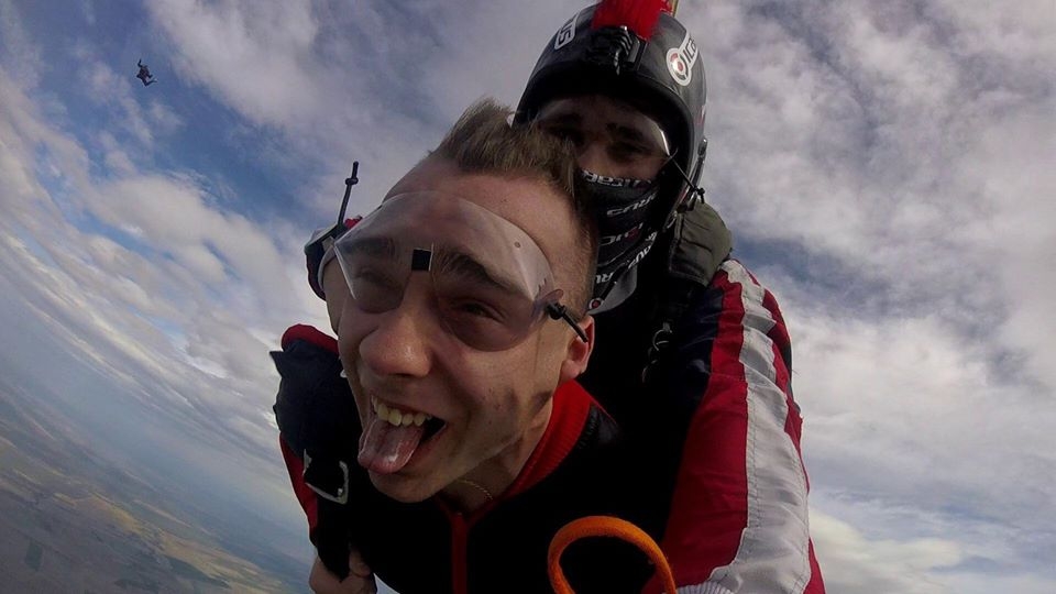 Tequistengo parachute jump