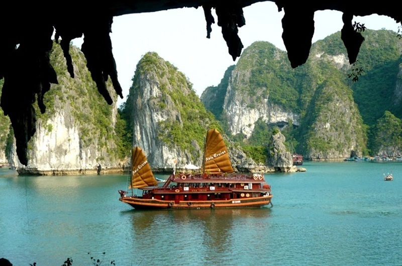Vietnam Trip - 04- HA LONG BAY - Habibi World Travel and Tour - 02