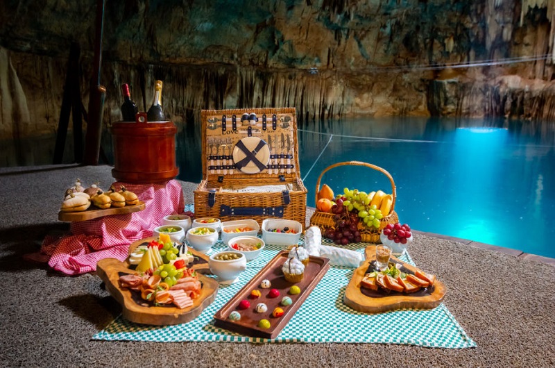 glamorous picnics 0003 - Habibi World Travel & Tour
