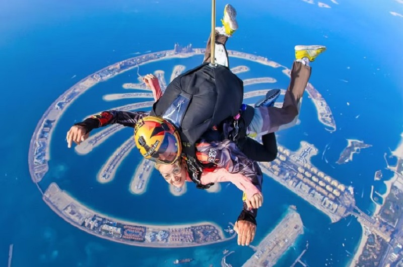Habibi World Travel and Tour Tandem Skydiving in Dubai